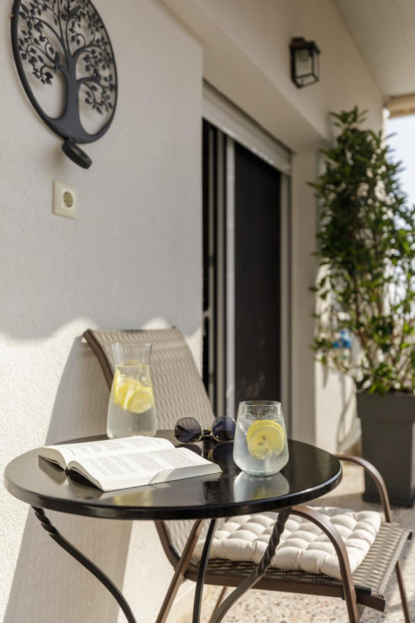 53 Central Luxury Apartment Kalamaria テッサロニキ エクステリア 写真